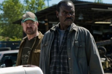 Jim Beaver e Steven Williams nell'episodio Weekend at Bobby's di Supernatural