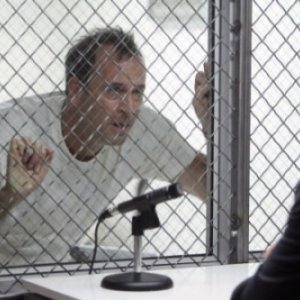 Scott Patterson e Zeljko Ivanek nell'episodio A Matter of Life and Death di The Event