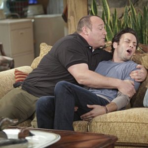 Will Sasso e Jonathan Sadowski nell'episodio Wi-Fight di $#*! My Dad Says