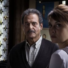 Ennio Fantastichini (al centro) in una scena del film tv Le cose che restano