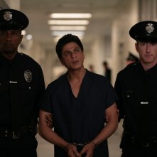 Shahrukh Khan (al centro) nel film Il mio nome è Khan