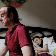 Toni Servillo e Mi Yang in una scena del film Gorbaciof