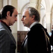 Toni Servillo in una scena di Gorbaciof con Geppy Gleijeses