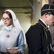 Un'irriconoscibile Louise Bourgoin in Adele e l'enigma del faraone