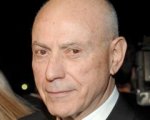 Alan Arkin e Jennifer Aniston padre e figlia con qualche problema