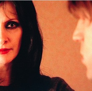 Fausto Cabra con Pia Lanciotti nel film L'estate d'inverno
