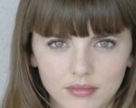 Ophelia Lovibond e Philip Baker Hall in Mr. Popper's Penguins