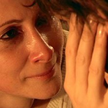 Pia Lanciotti in un intenso primo piano tratto dal film L'estate d'inverno