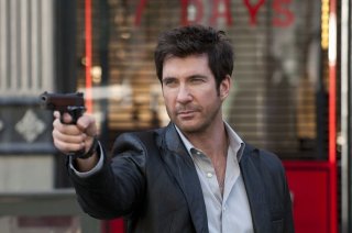 Dylan McDermott nell'episodio Urban Garden di Dark Blue