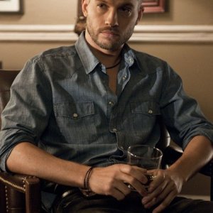 Logan Marshall-Green nell'episodio Shelter of the Beast di Dark Blue