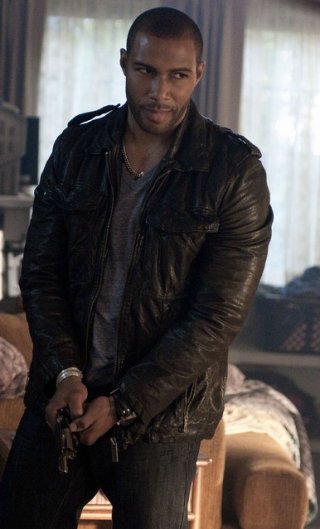 Omari Hardwick nell'episodio Shelter of the Beast di Dark Blue