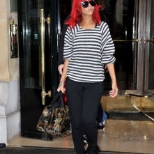 Rihanna esce dal suo albergo dopo la Paris Fashion Week