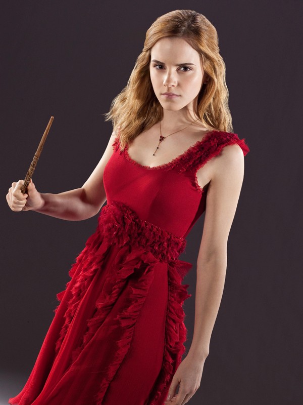 Emma Watson Armata Di Bacchetta Per Il Film Harry Potter E I Doni Della Morte Parte 1 179334
