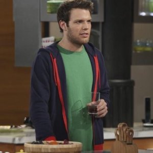 Jake Lacy in Better With You nell'episodio Better With Fighting