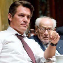 Josh Brolin in una scena di Wall Street 2: Money Never Sleeps