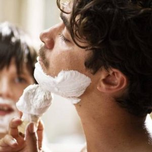 Riccardo Scamarcio e Guido Giaquinto nel dramma L'uomo nero