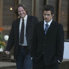 Donal Logue e Michael Raymond-James in Terriers nell'episodio Ring-A-Ding-Ding