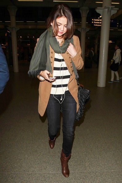 Selena Gomez Arriva All Aeroporto Di Londra Da Parigi 179708