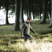Ulrich Thomsen in una sequenza del dramma In a Better World (Hævnen)