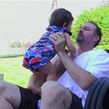 Una scena di quotidianità dal film Paranormal Activity 2