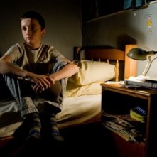 Frankie McLaren in una scena del film Hereafter