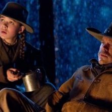 Matt Damon E Hailee Steinfeld In Una Scena Di True Grit 180011
