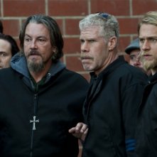 Ron Perlman Charlie Hunnam E Tommy Flanagan In Sons Of Anarchy Nell Episodio Lochan Mor 179991