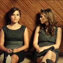 Haley (Bethany Joy Galeotti) e Brooke (Sophia Bush) nell'episodio Nobody Taught Us to Quit di One Tree Hill