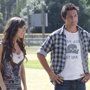 K. Voegele e S. Colletti in una scena di I Can't See You, But I Know You're There di One Tree Hill