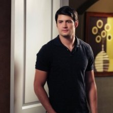 Nathan (James Lafferty) in un momento dell'episodio We All Fall Down di One Tree Hill