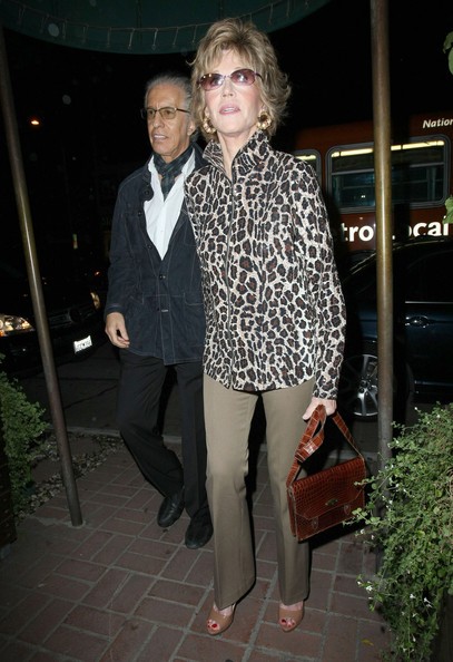Jane Fonda A Cena Fuori Con Amici Al Madeo Restaurant Di Beverly Hills 180285