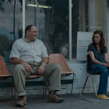 Kristen Stewart e James Gandolfini in una scena del film Welcome to the Rileys