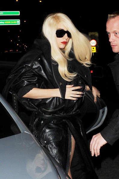 Lady Gaga A Londra Con Uno Dei Suoi Strepitosi Look 180349