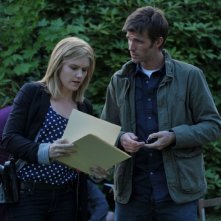 Lucas Bryant ed Emily Rose in un momento dell'episodio Butterfly della serie Haven
