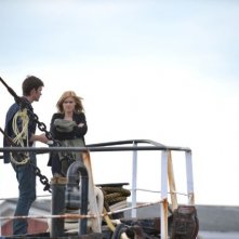 Lucas Bryant ed Emily Rose nell'episodio Butterfly della serie Haven