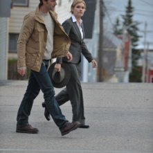 Lucas Bryant ed Emily Rose nell'episodio Welcome to Haven della serie Haven