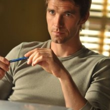 Lucas Bryant nell'episodio Consumed della serie Haven