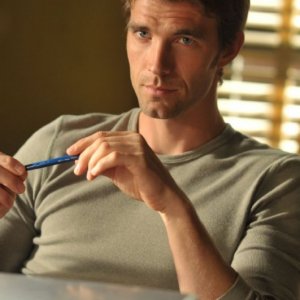 Lucas Bryant nell'episodio Consumed della serie Haven