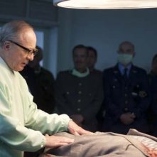 Scene da obitorio dal film Post Mortem