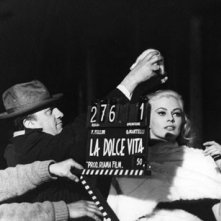 Anita Ekberg e Fellini sul set de La dolce vita