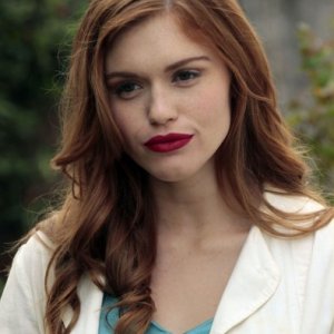 Holland Roden nell'episodio Loyalty di The Event