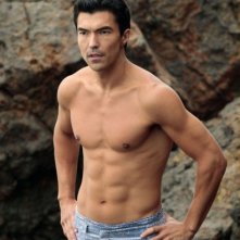 Ian Anthony Dale in una scena dell'episodio Loyalty di The Event