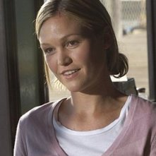 Julia Stiles in una sequenza dell'episodio First Blood di 'Dexter'