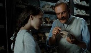 Una scena del film Poll, del 2010