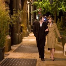 Keira Knightley con Guillaume Canet in una sequenza del film Last night (2010)