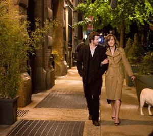 Keira Knightley con Guillaume Canet in una sequenza del film Last night (2010)