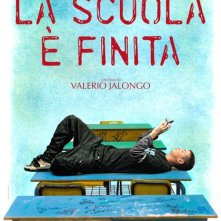 La locandina di La scuola è finita