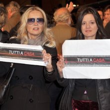 Roma 2010 Serata Inaugurale C E Anche Barbara Bouchet Tra I Manifestanti 180883