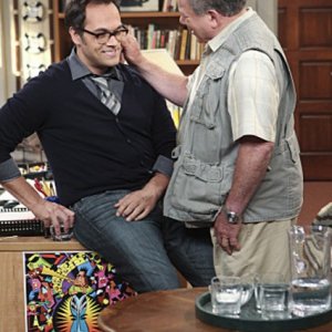 Todd Stashwick e William Shatner in $#*! My Dad Says nell'episodio Easy, Writer