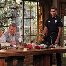 William Shatner e Preston Jones in $#*! My Dad Says nell'episodio Not Without My Jacket